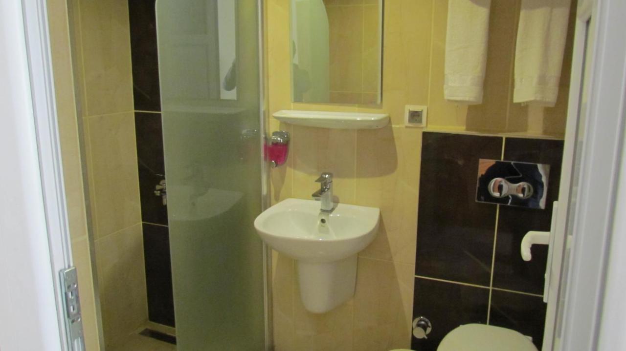Dostlar Hotel Mersin  Bagian luar foto